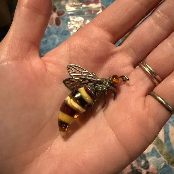 Sterling Bee or Wasp Pendant with Baltic Amber - Picture 3 of 4